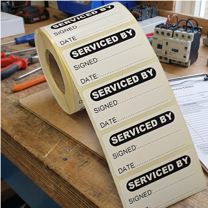 Serviced By Labels 50mm x 25mm Roll of 500 – Maintenance & Service Stickers, Gloss Paper, Permanent Adhesive, Signed & Date Labels